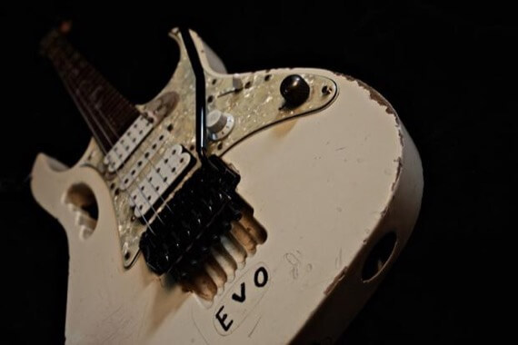 Стив Вай называет гитару Evo 