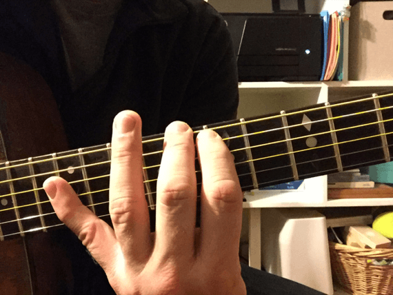 Как играть флажолеты на акустической гитаре